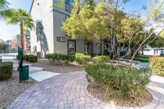 Photo #2: 2279812 Listing