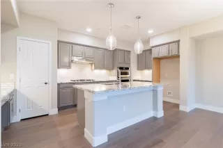 Photo #2: 2279824 Listing 