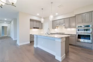 Photo #4: 2279824 Listing 