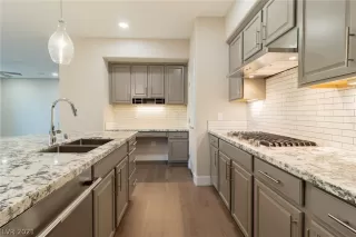 Photo #6: 2279824 Listing 