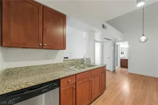 Photo #1: 2279853 Listing 