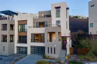 Photo #2: 2279906 Listing 