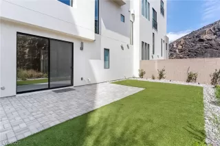 Photo #4: 2279906 Listing 