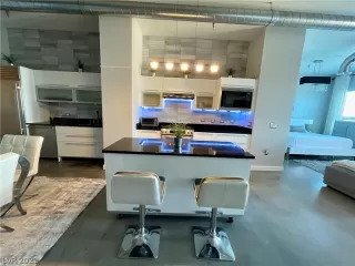 Photo #1: 2279910 Listing