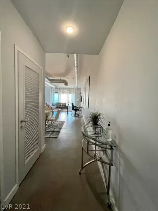 Photo #4: 2279910 Listing