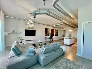 Photo #5: 2279910 Listing