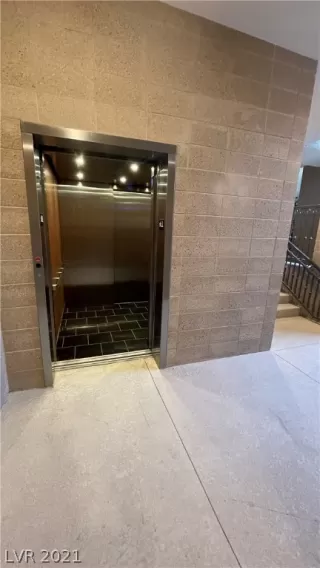 Photo #3: 2279924 Listing 