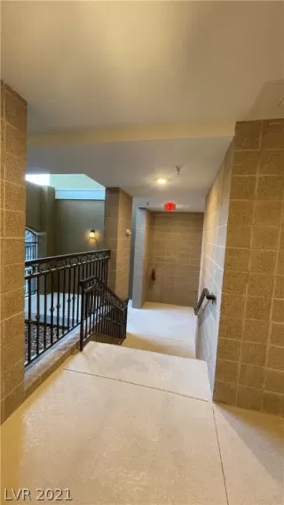 Photo #5: 2279924 Listing 