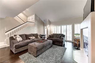 Photo #6: 2279927 Listing