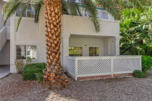 MLS: 2279929 Condo For Sale