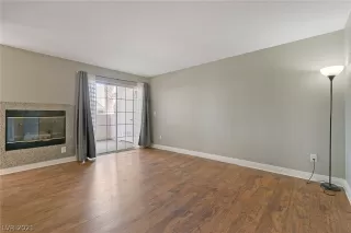 Photo #2: 2279942 Listing