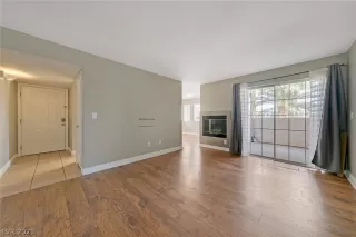 Photo #3: 2279942 Listing