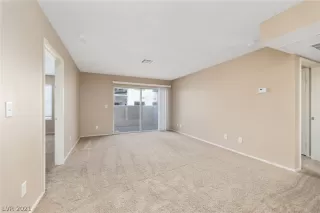 Photo #3: 2279949 Listing