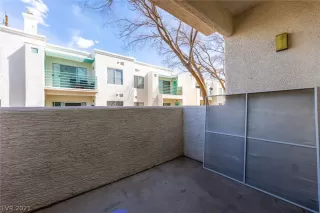 Photo #5: 2279949 Listing