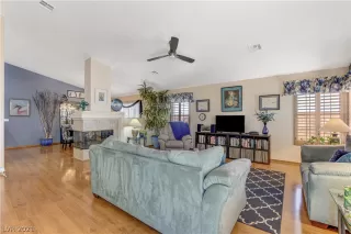 Photo #2: 2279979 Listing 