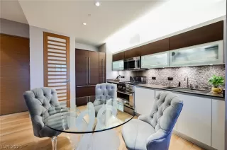 Photo #6: 2279988 Listing