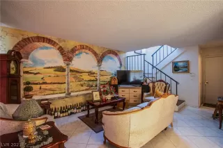 Photo #2: 2279998 Listing