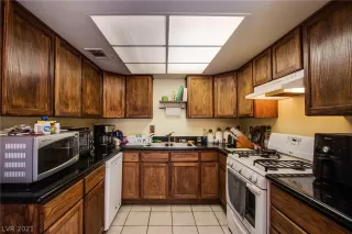 Photo #5: 2279998 Listing