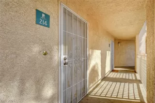 Photo #1: 2280031 Listing 