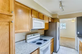 Photo #3: 2280035 Listing