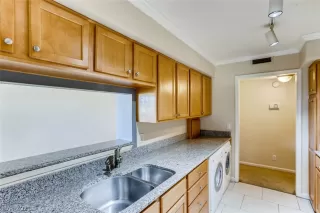 Photo #4: 2280035 Listing