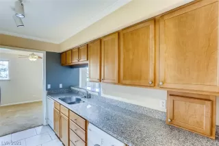 Photo #5: 2280035 Listing