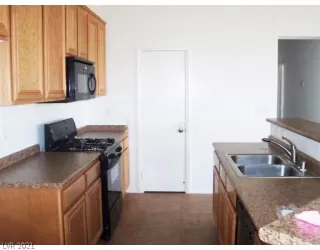 Photo #2: 2280041 Listing 