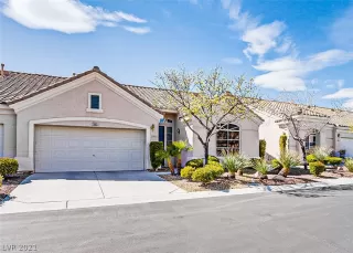 Photo #2: 2280042 Listing 