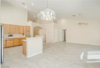 Photo #6: 2280042 Listing 