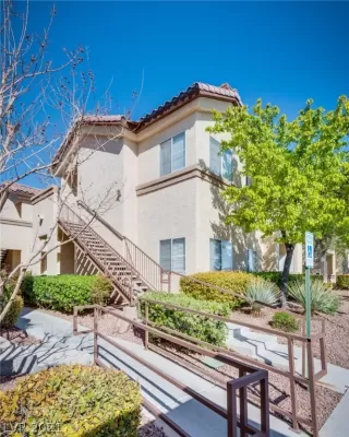 Photo #1: 2280058 Listing