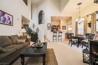 Photo #5: 2280059 Listing