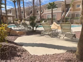 Photo #3: 2280122 Listing