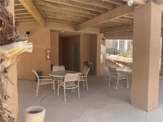 Photo #6: 2280122 Listing