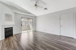 Photo #4: 2280124 Listing