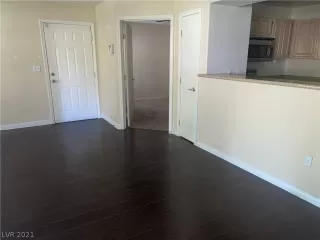 Photo #3: 2280154 Listing