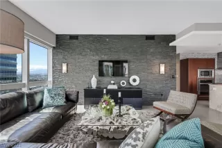 Photo #4: 2280178 Listing 