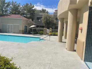 Photo #3: 2280181 Listing