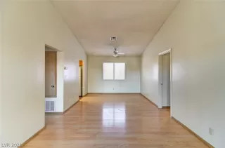 Photo #1: 2280192 Listing