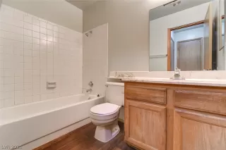 Photo #6: 2280192 Listing