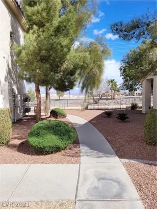 Photo #3: 2280211 Listing 