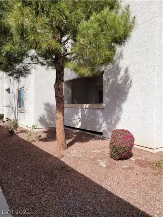 Photo #4: 2280211 Listing 