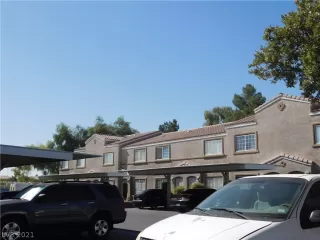 Photo #2: 2280232 Listing