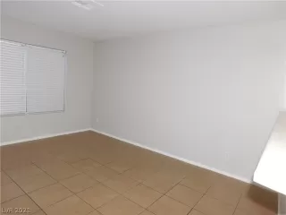 Photo #6: 2280232 Listing