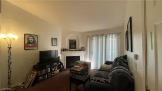 Photo #4: 2280244 Listing