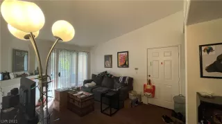 Photo #5: 2280244 Listing