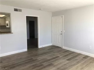 Photo #2: 2280263 Listing 