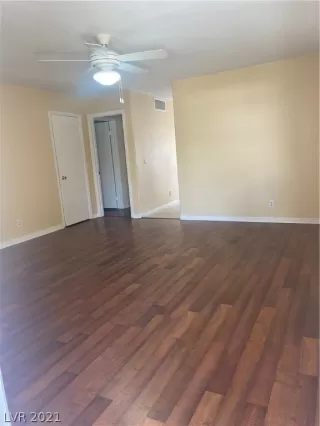 Photo #3: 2280287 Listing 