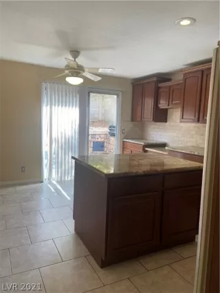 Photo #5: 2280287 Listing 