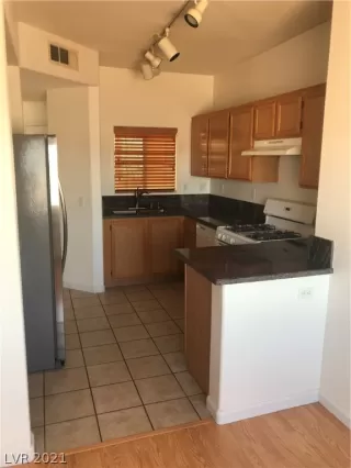 Photo #2: 2280299 Listing 