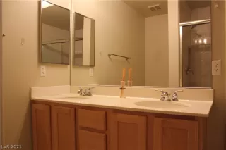 Photo #5: 2280335 Listing 